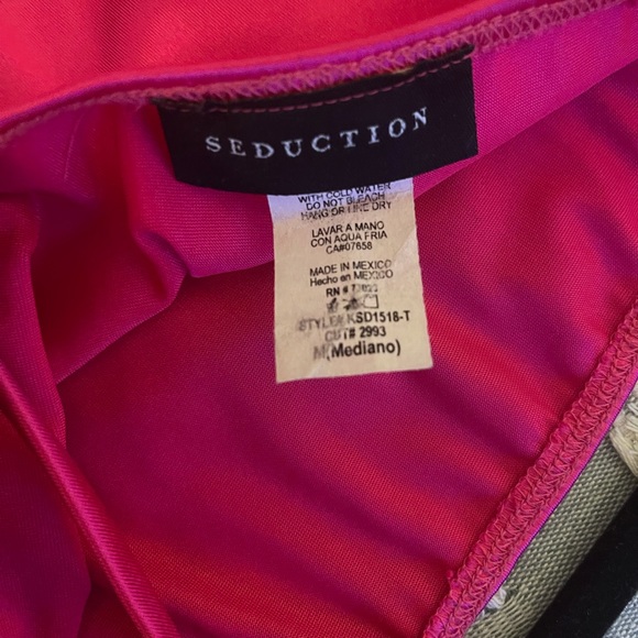 Seduction hot pink satin two-piece skirt set - Picture 4 of 4